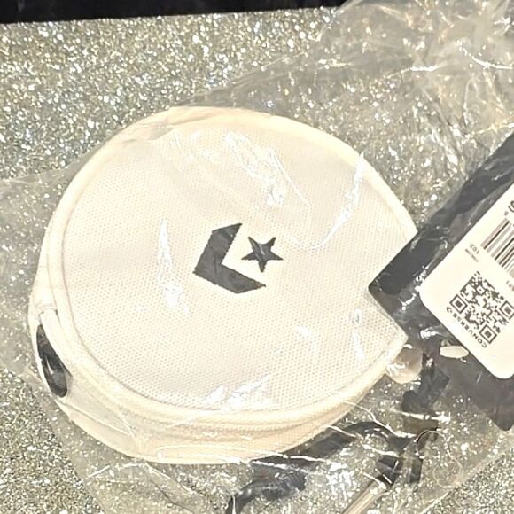 Converse Attachable Utility Pouch - Picture 8 of 8